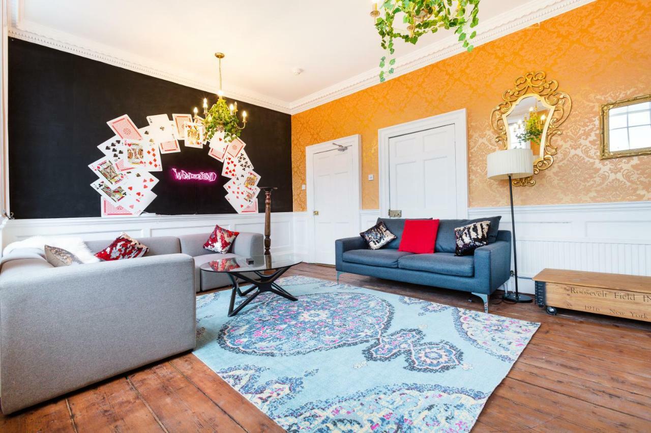 The Wonderland Townhouse - Alice In Wonderland 7Bdr Home Bath Exteriér fotografie