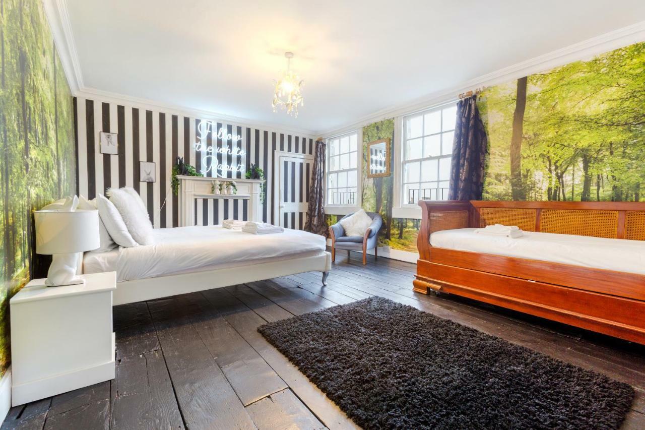 The Wonderland Townhouse - Alice In Wonderland 7Bdr Home Bath Exteriér fotografie